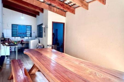 Casa com Piscina para Alugar no Residencial Gameleira 2 em Rio Verde – 4 Quartos