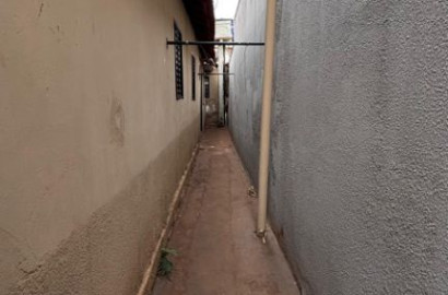Casa com 3 Quartos na Vila Baylão em Rio Verde GO - Locação R$2.300,00 Mensal