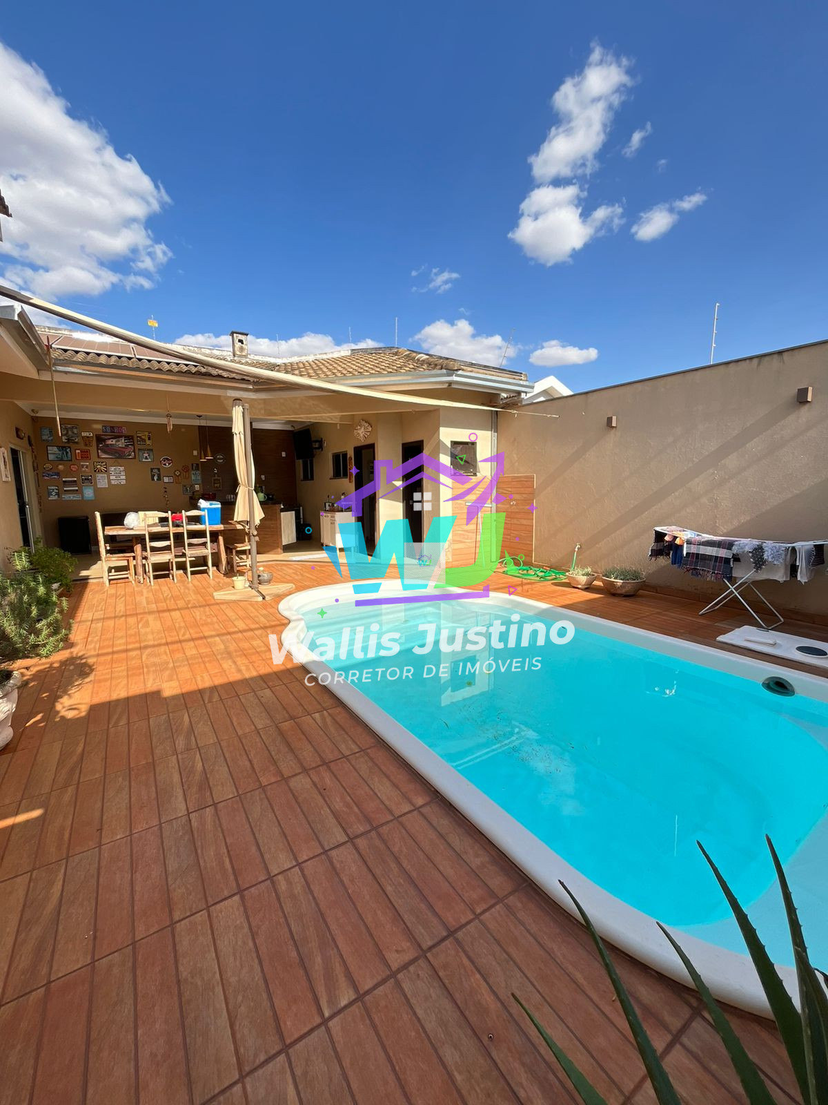Casa de Esquina à Venda no Gameleira 2 em Rio Verde – 3 Quartos, Piscina, Energia Solar | 312m² de Lote