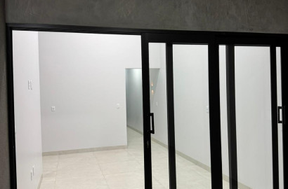 Casa à Venda no Gameleira 2 em Rio Verde – 3 Quartos (1 Suíte), Garagem Gourmet e Pé Direito Alto