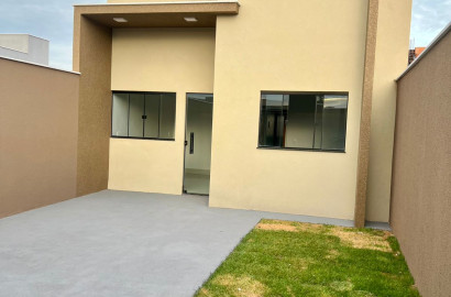 Casa à Venda no Recanto dos Ipês em Rio Verde – 3 Quartos (1 Suíte), Pé Direito Alto e Quintal Amplo