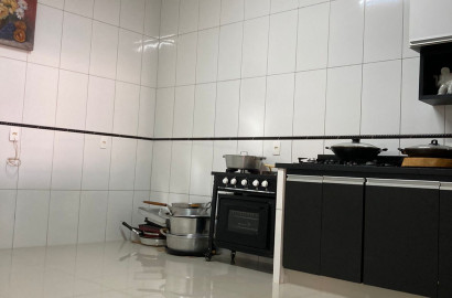 Casa Alto Padrão à Venda no Recanto do Bosque em Rio Verde-GO | 4 Quartos | 205m² | Área Gourmet Completa