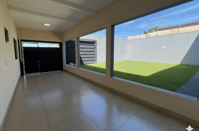 Casa à Venda no Santa Cruz 2 em Rio Verde – 2 Quartos, 2 Banheiros, Área de Churrasqueira Climatizada e Garagem Coberta