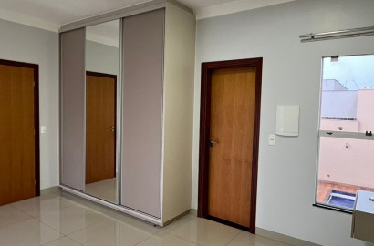 Sobrado de Alto Padrão à Venda no Residencial Interlagos – 3 Suítes, Piscina e Área Gourmet Completa