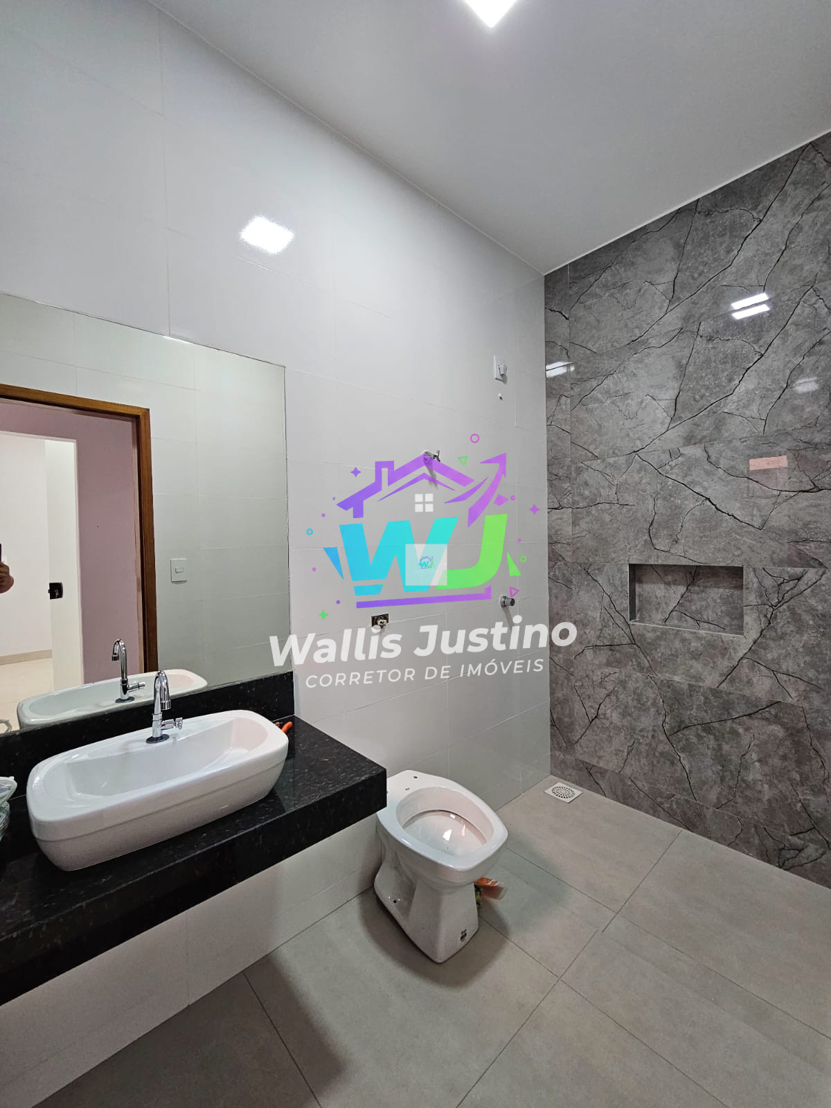 Casa à Venda no Gameleira 2 em Rio Verde – 3 Quartos com Suíte, Porcelanato e Cozinha Planejada