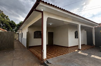 Casa Grande para Alugar na Vila Santo Antônio em Rio Verde – 4 Quartos e 2 Suítes