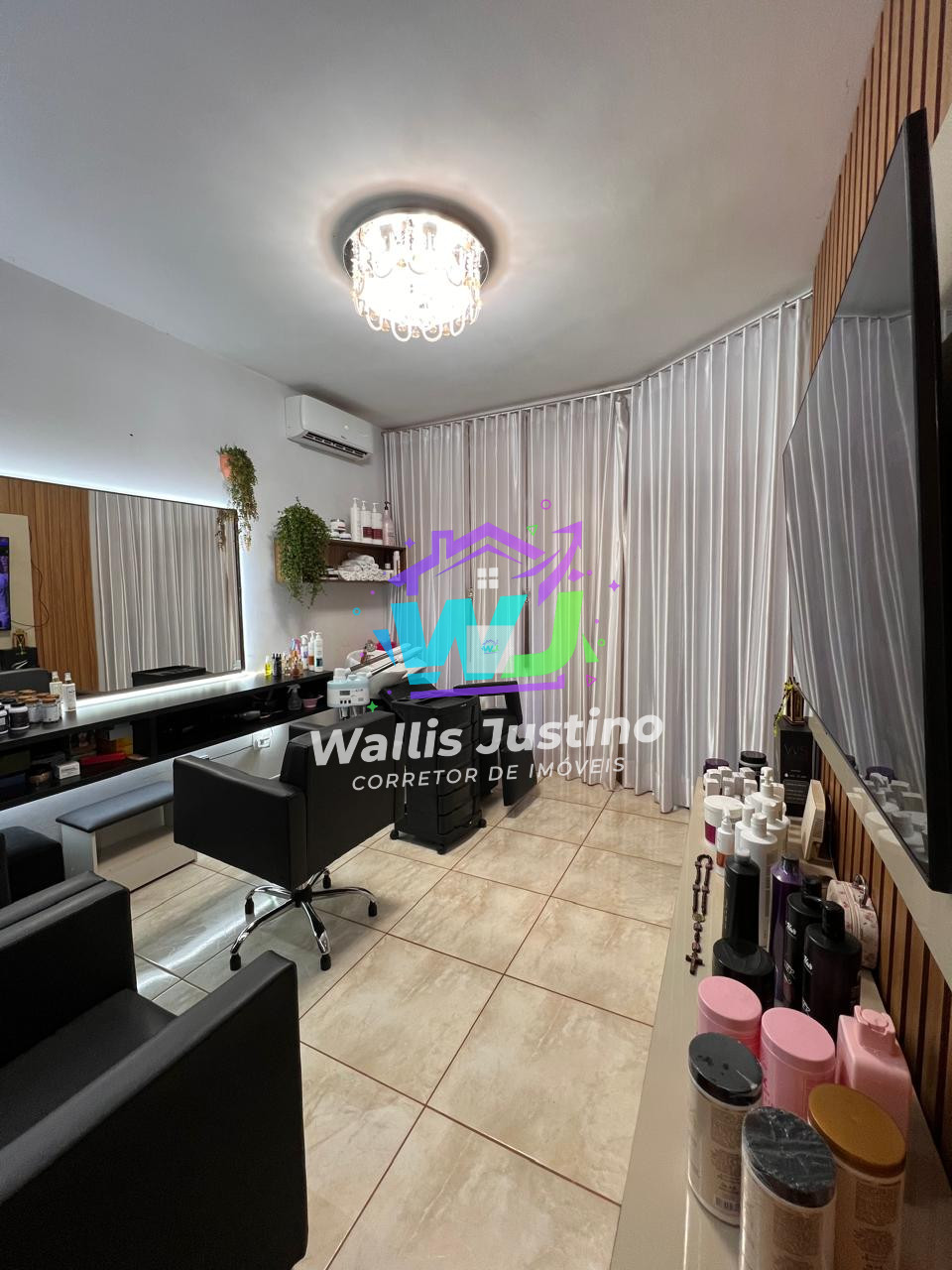 Casa à Venda no Bairro Arco-Íris em Rio Verde – 3 Quartos, Jacuzzi e Área Gourmet